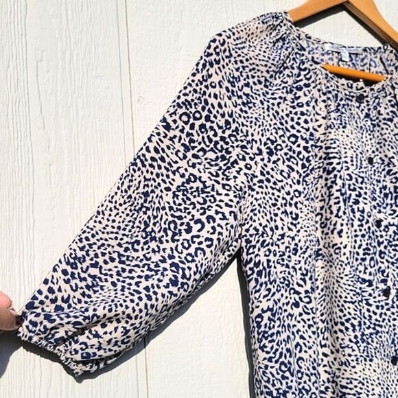 COLLECTIVE CONCEPTS Blue Beige Animal Print Button Up Loose Flowy Blouse sz L - Picture 4 of 11